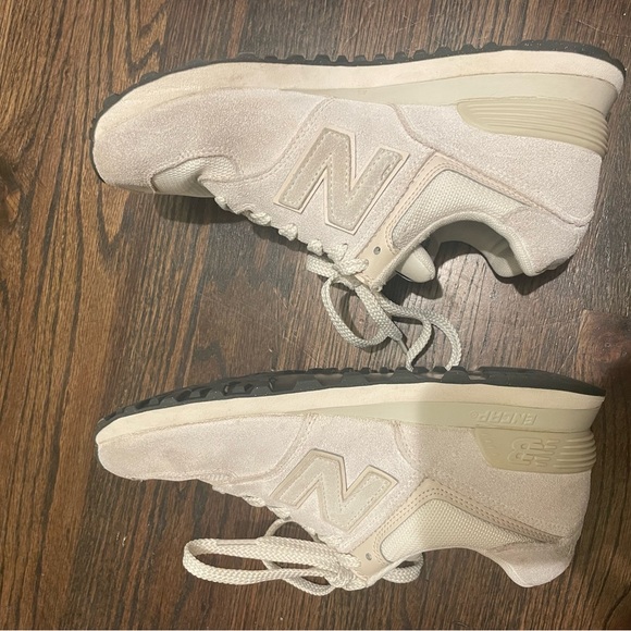 Women’s New Balance 574 Sneakers - Picture 6 of 6